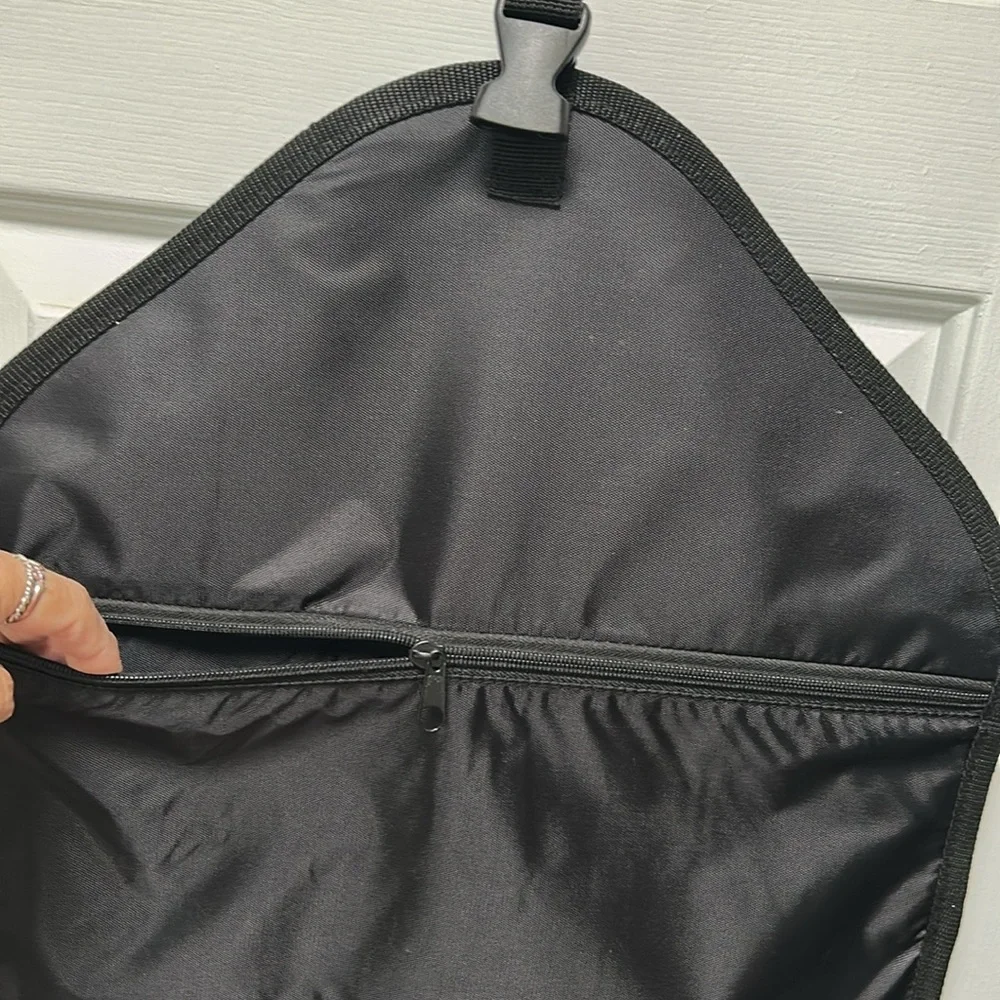 Folding Hanging Organizer, makeup, storage or travel bag. Very lg, many sections
